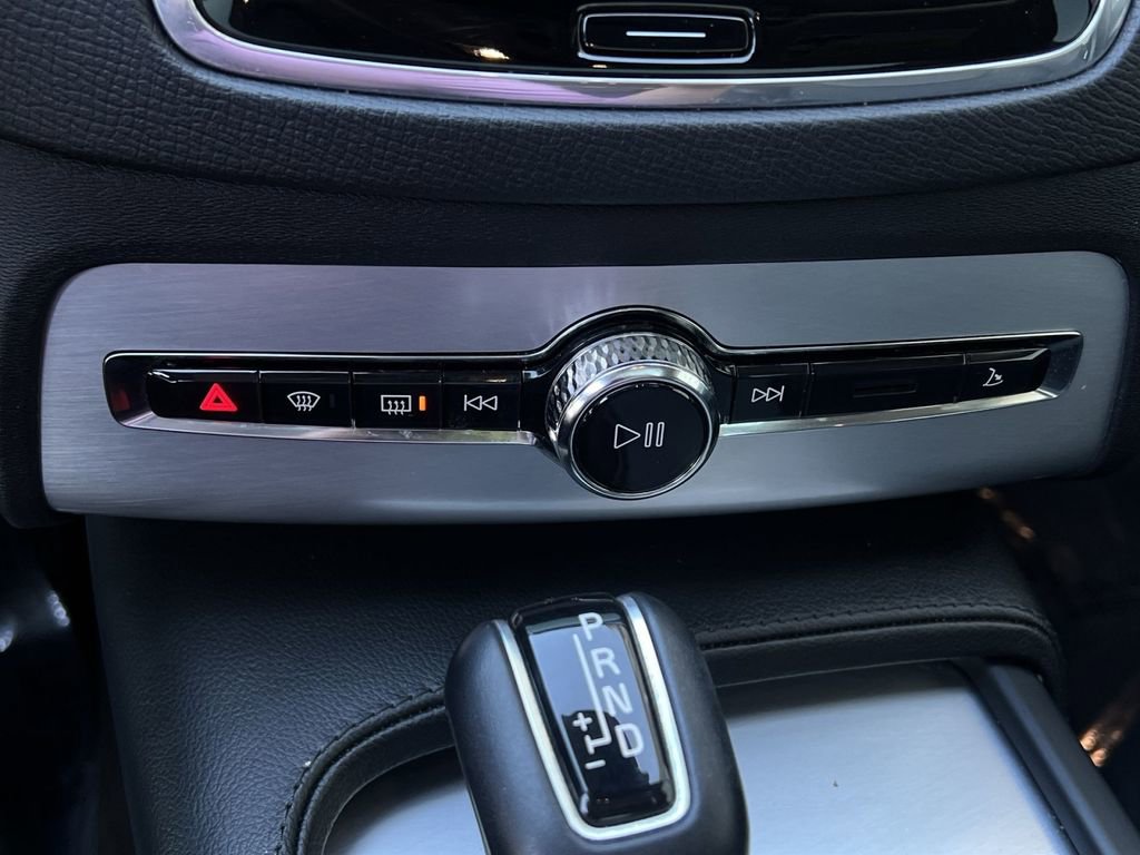 Used 2019 Volvo XC90 T5 Momentum AWD/4WD image 34