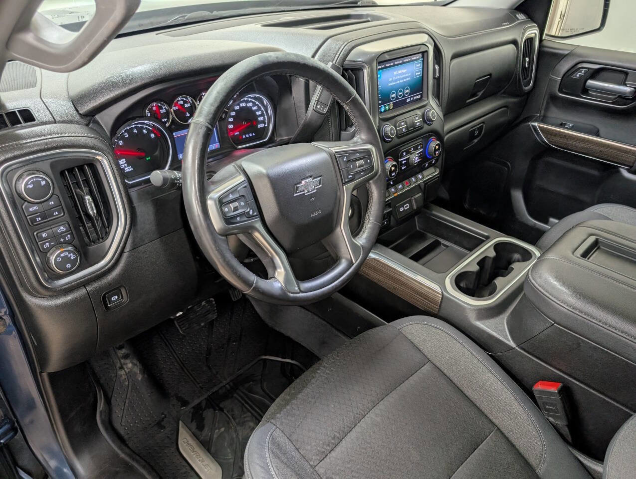 Used 2019 Chevrolet Silverado 1500 LT Trail Boss AWD/4WD image 11