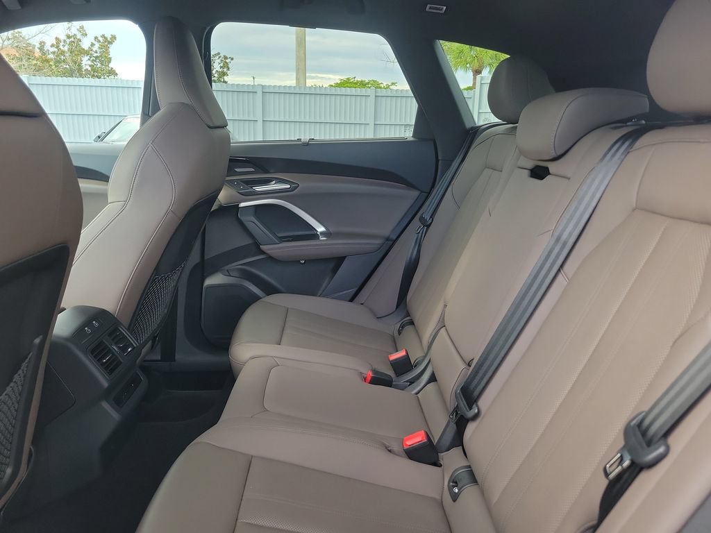 Certified 2025 Audi Q5 Premium Plus w/ Premium Plus AWD/4WD image 16