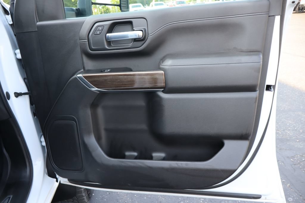 Used 2023 Chevrolet Silverado 3500 LT AWD/4WD image 17