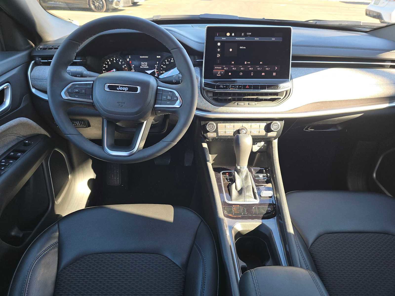 Used 2023 Jeep Compass Latitude image 20