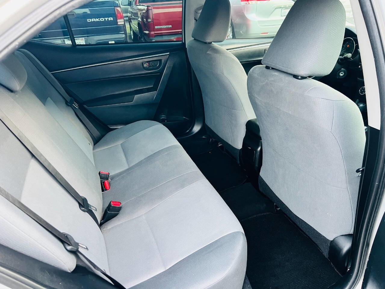 Used 2015 Toyota Corolla L FWD image 16
