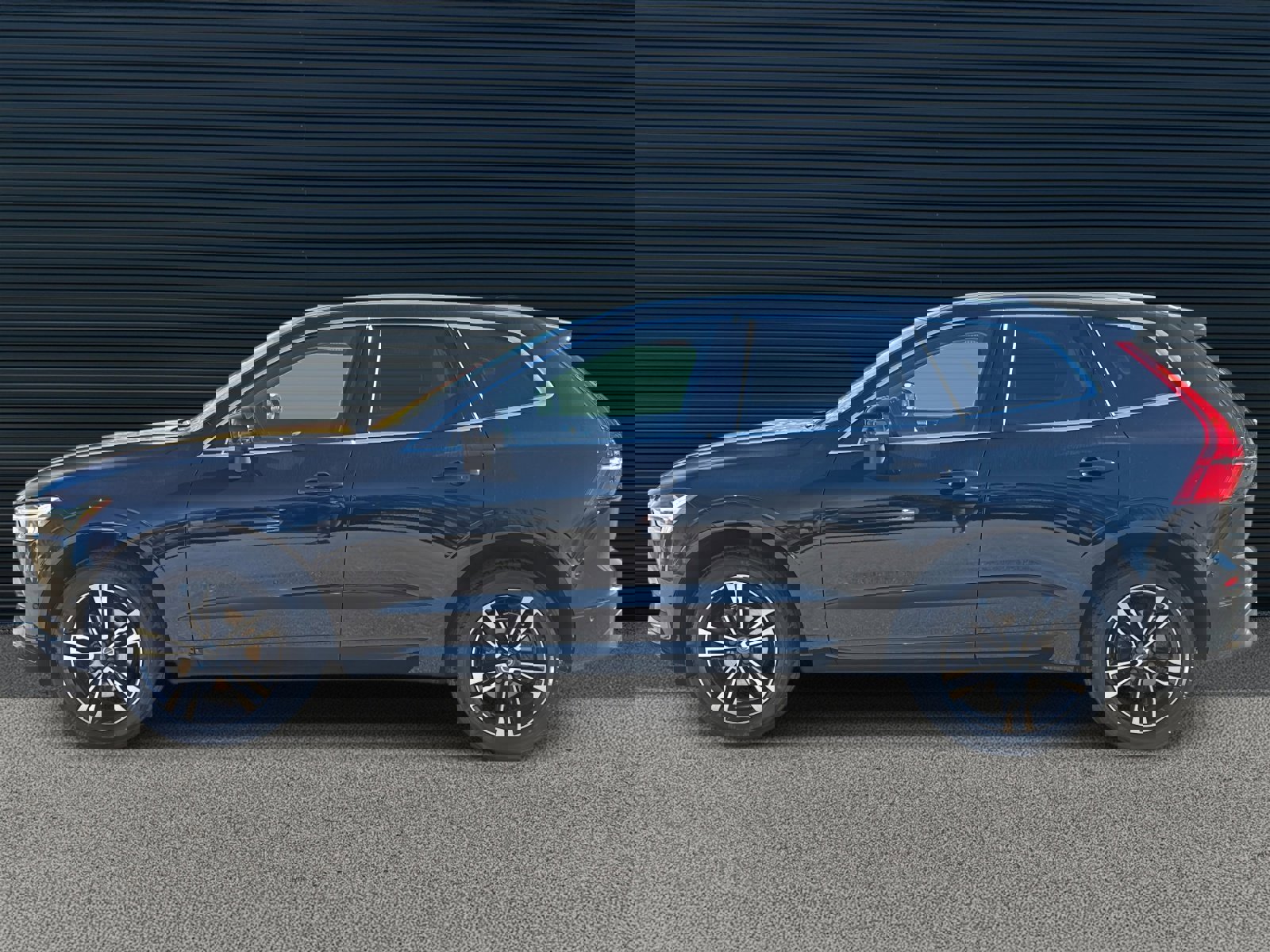 Used 2019 Volvo XC60 T5 Momentum w/ Premium Package image 8