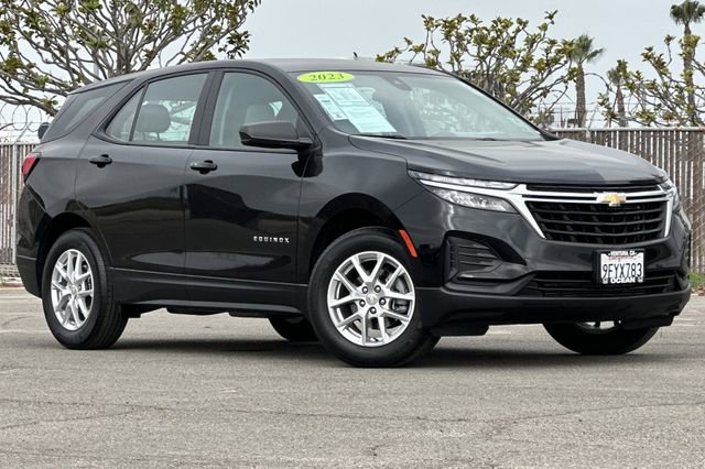 Used 2023 Chevrolet Equinox LS FWD image 2