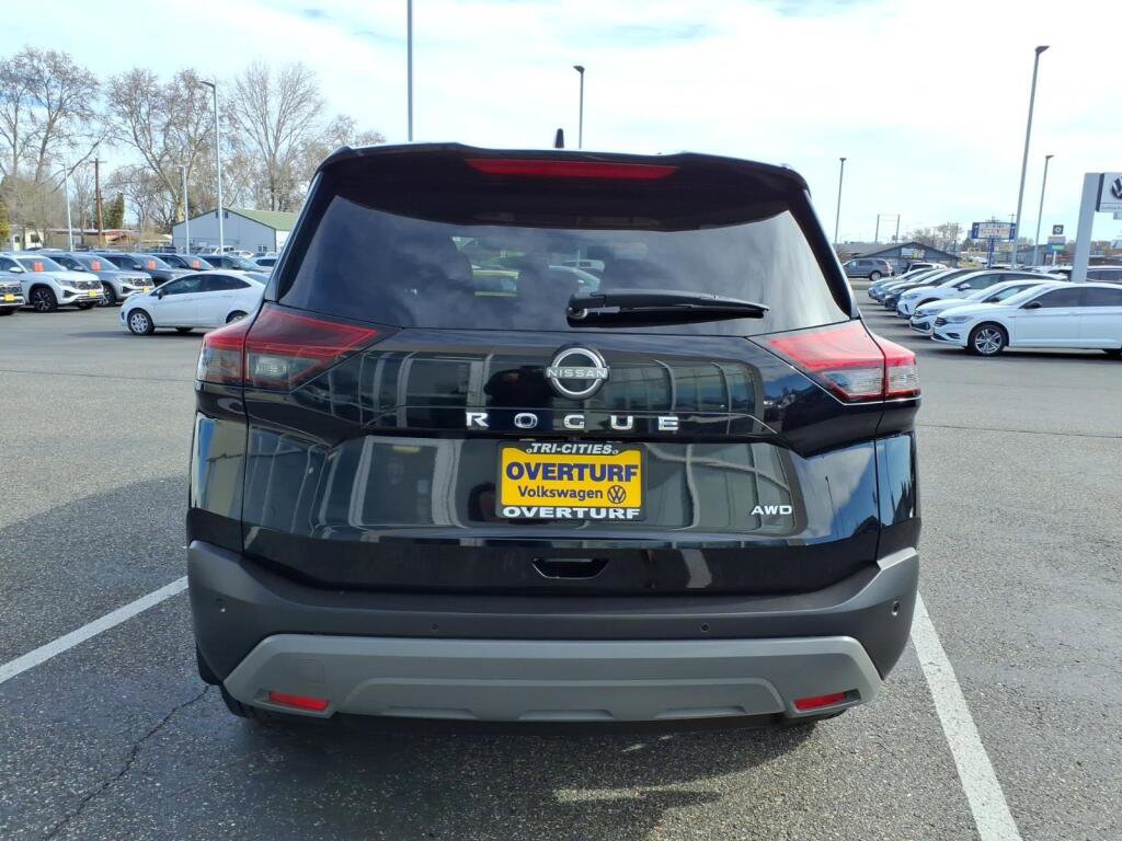 Used 2023 Nissan Rogue S image 7