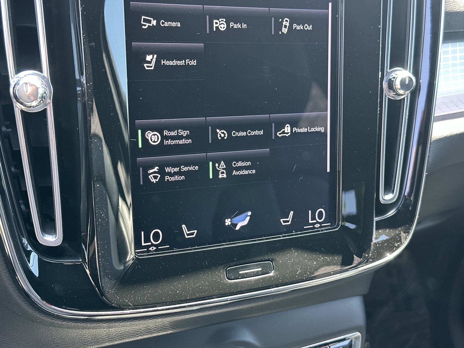 Used 2019 Volvo XC40 T5 Momentum AWD/4WD image 13