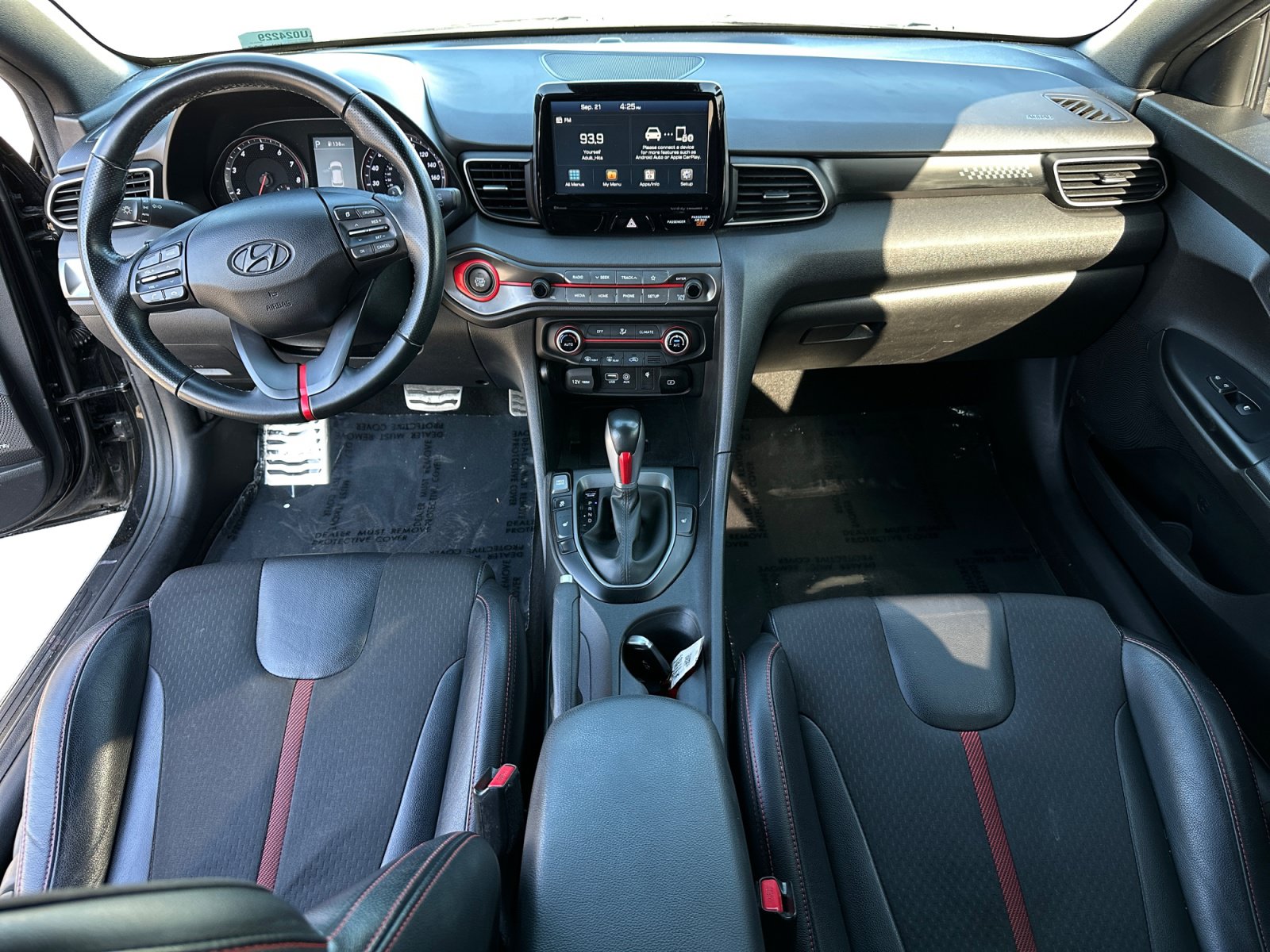 Used 2020 Hyundai Veloster Turbo FWD image 11