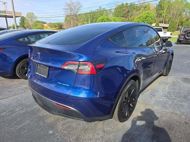 Used 2021 Tesla Model Y Long Range image 3