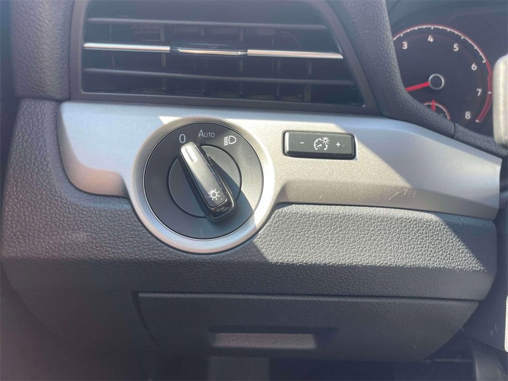 Used 2021 Volkswagen Passat 2.0T S image 19