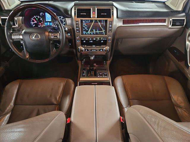 Used 2017 Lexus GX 460 AWD/4WD image 18