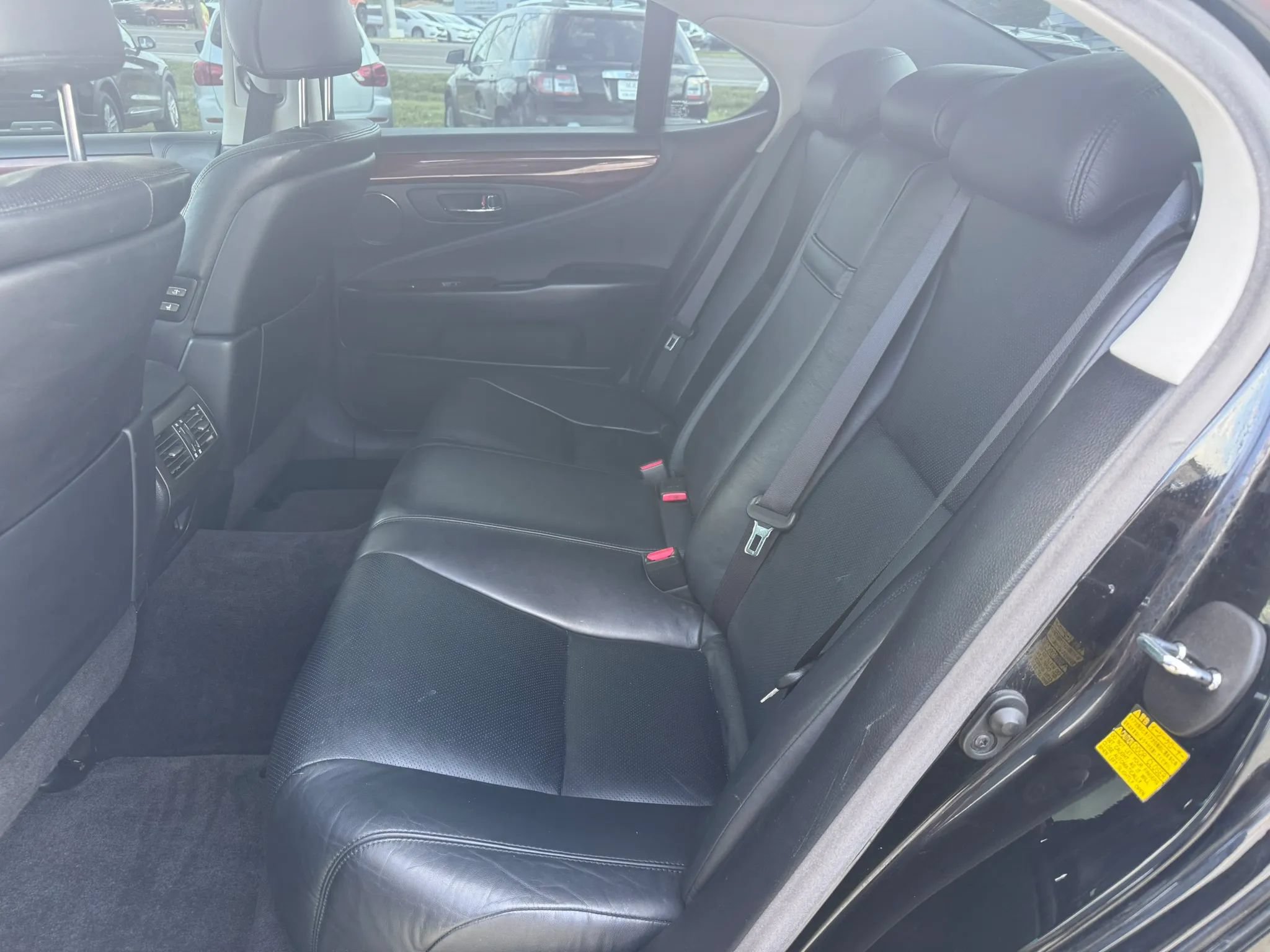 Used 2012 Lexus LS 460 AWD w/ Comfort Pkg image 23