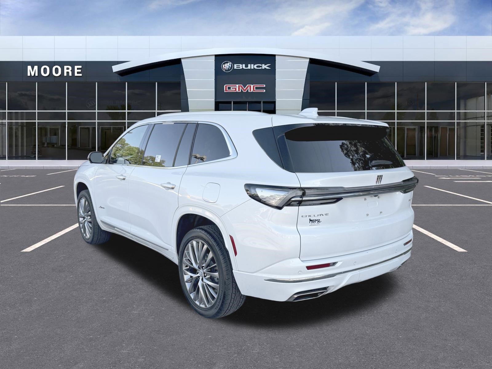 Used 2025 Buick Enclave Avenir FWD image 5