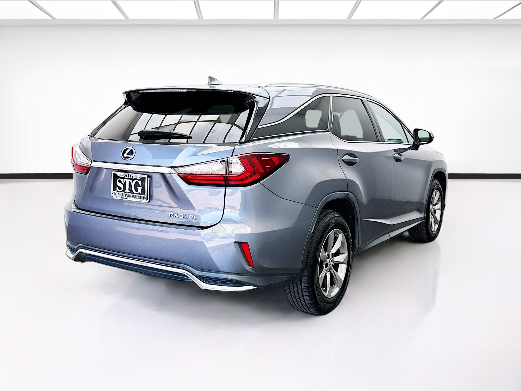 Used 2019 Lexus RX 350L FWD w/ Accessory Package image 4