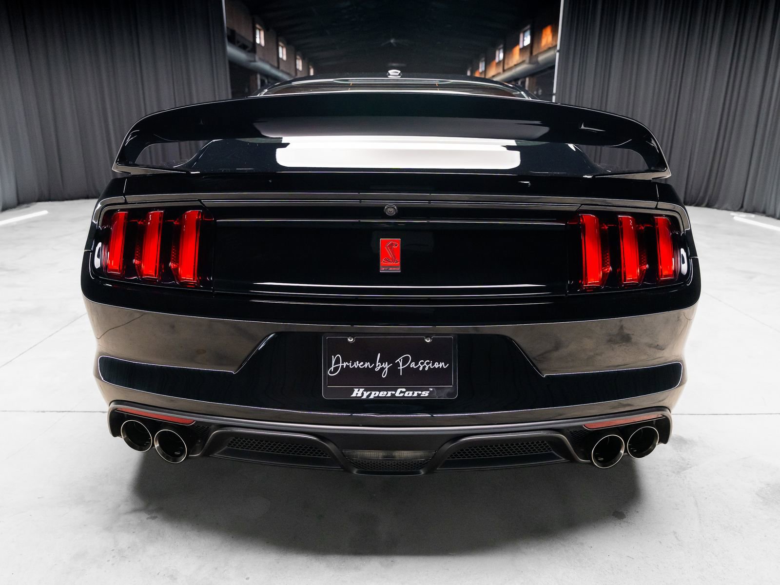 Used 2016 Ford Mustang Shelby GT350R w/ GT350R Equipment Group 920A RWD image 14