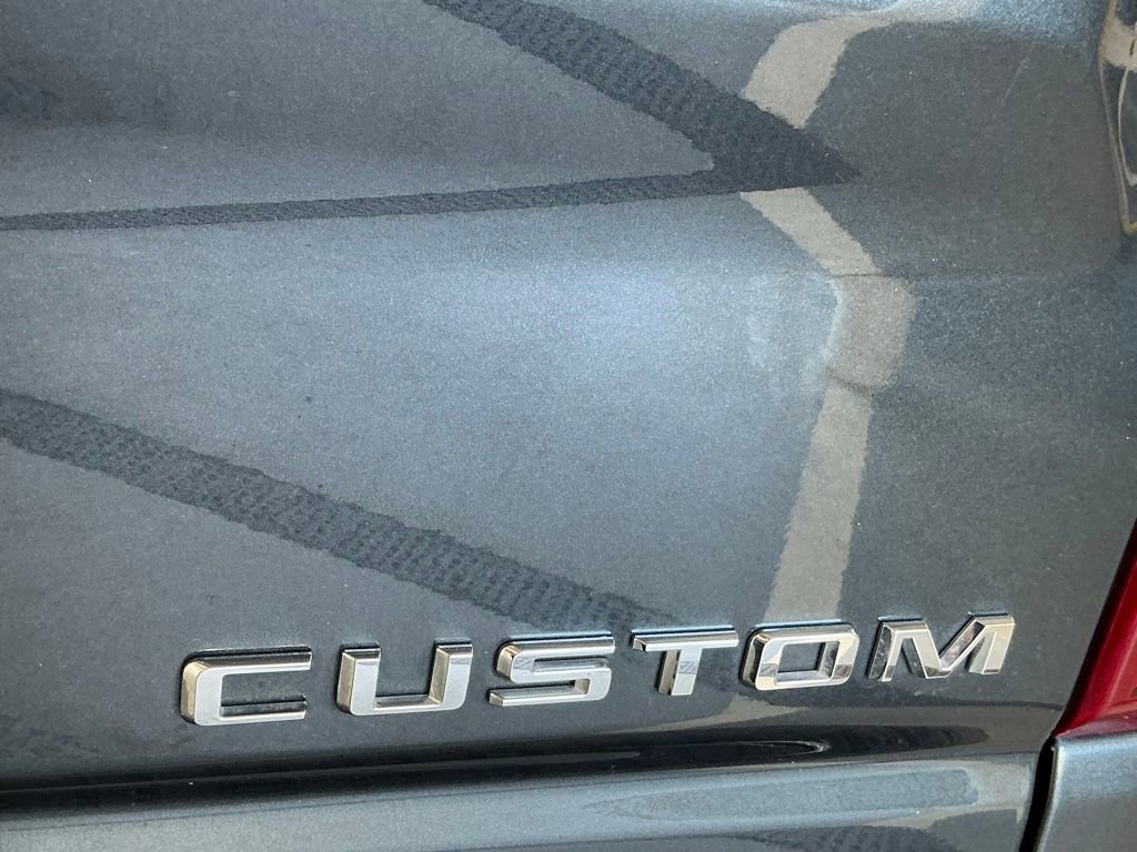 Used 2020 Chevrolet Silverado 1500 Custom w/ Custom Value Package image 11