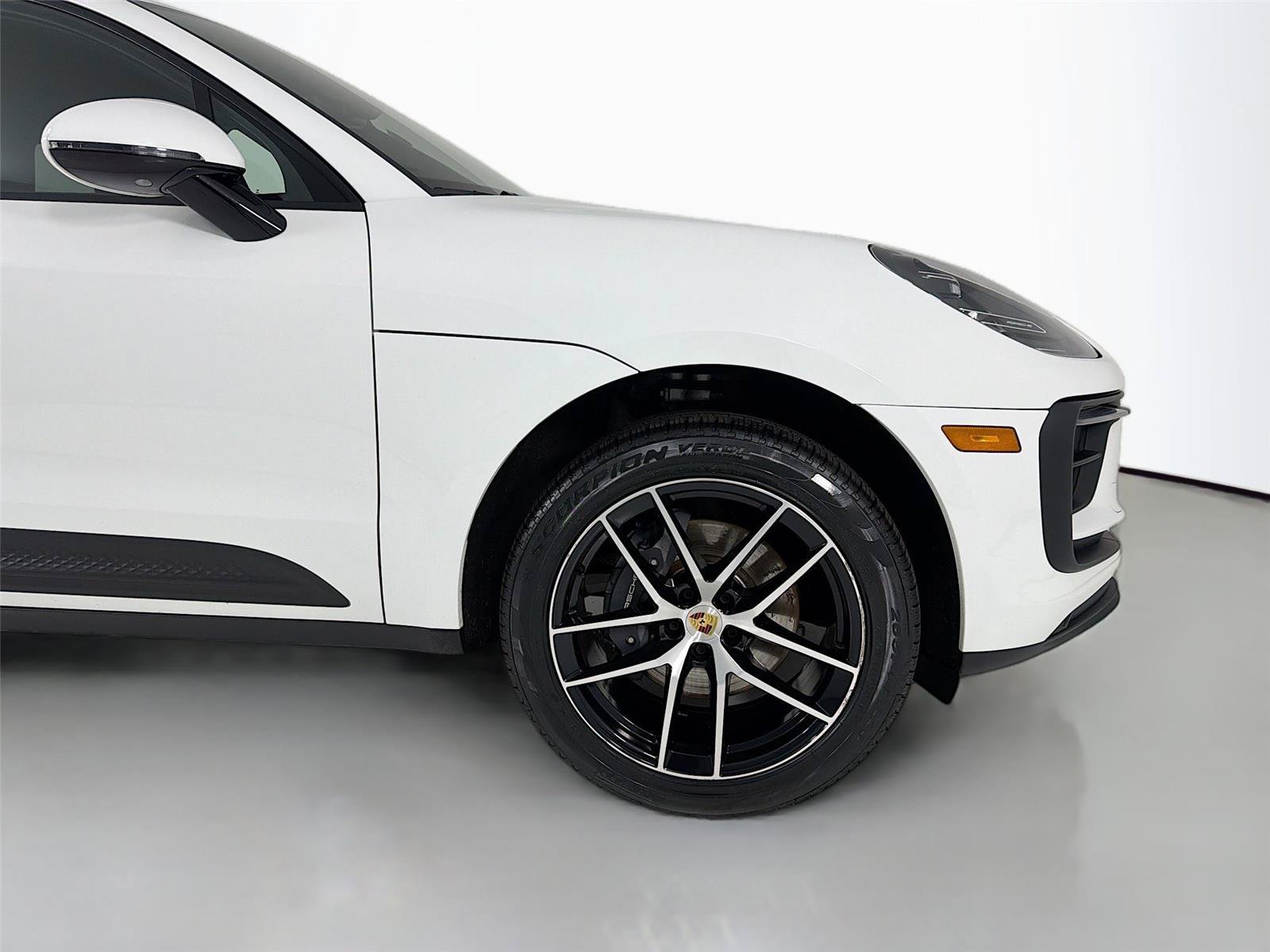 Certified 2023 Porsche Macan Turbo AWD/4WD image 28