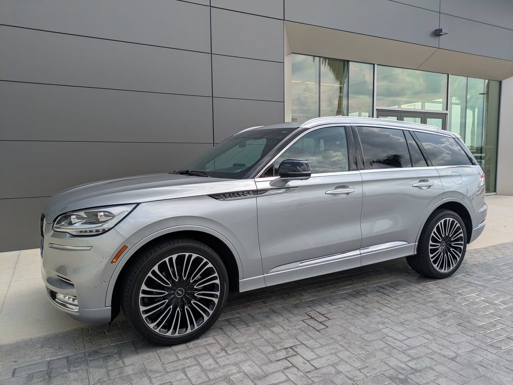 Certified 2024 Lincoln Aviator Black Label w/ Dynamic Handling Package AWD/4WD image 2