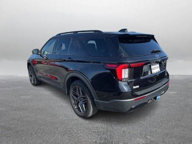 Used 2025 Ford Explorer ST-Line w/ ST-Line Street Pack AWD/4WD image 8
