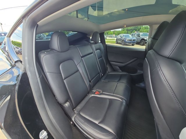 Used 2024 Tesla Model Y Long Range AWD/4WD image 18