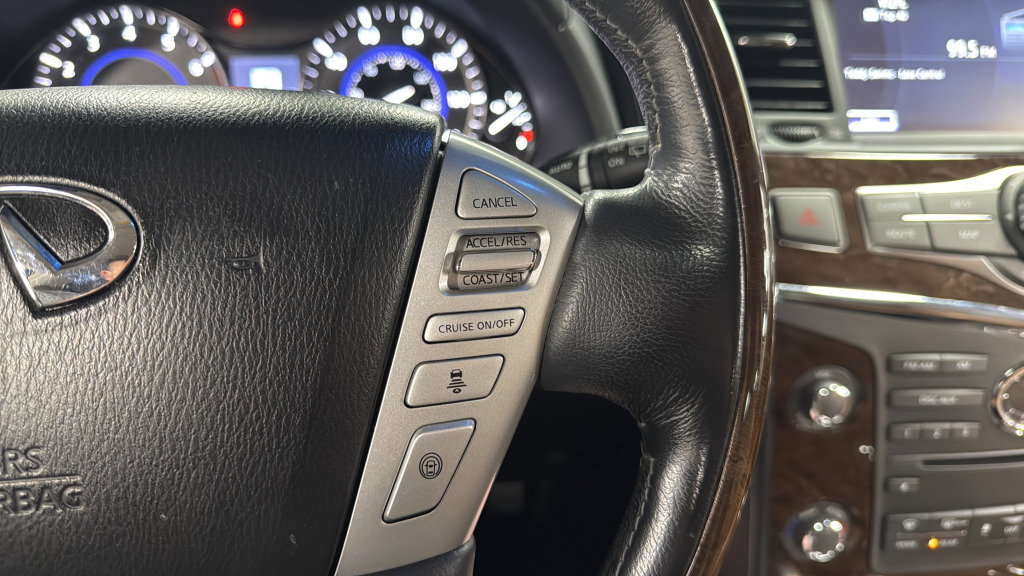 Used 2016 INFINITI QX80 4WD w/ Signature Edition Package image 25