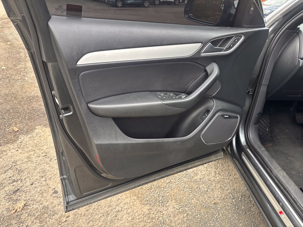 Used 2018 Audi Q3 2.0T Premium Plus w/ Premium Plus Package AWD/4WD image 30