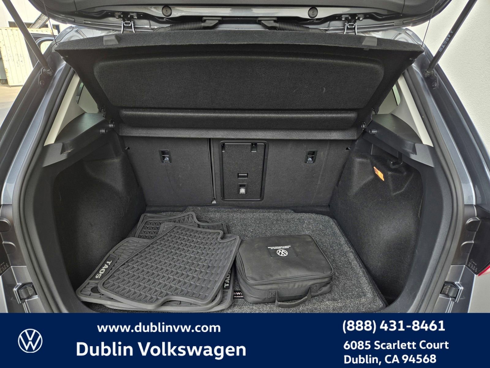 Certified 2022 Volkswagen Taos SEL w/ Panoramic Sunroof Package image 25