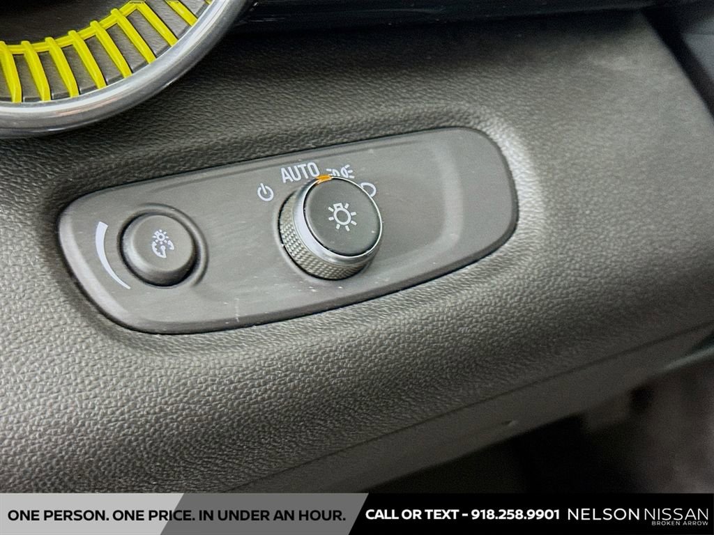 Used 2024 Chevrolet Trax ACTIV w/ Sunroof Package image 10