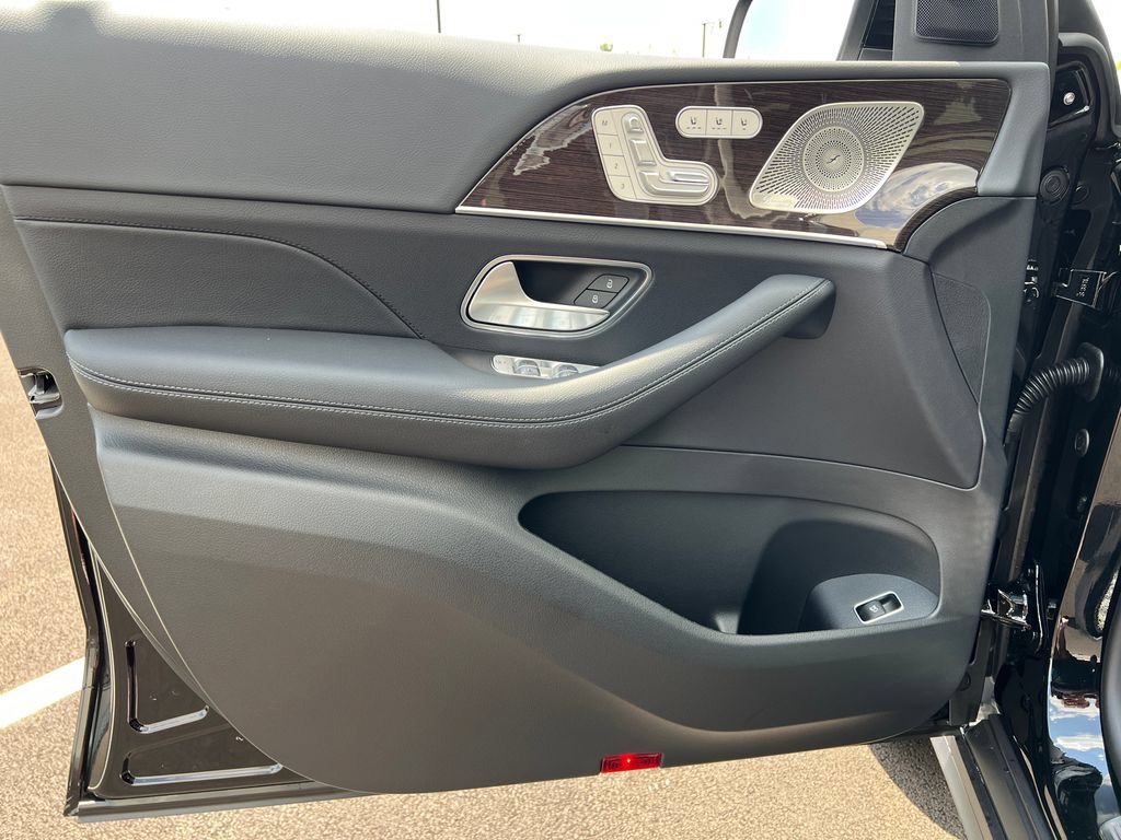 New 2026 Mercedes-Benz GLS 450 4MATIC image 10