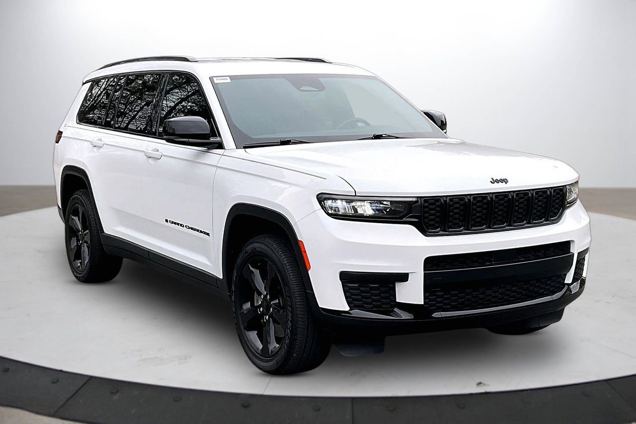 Certified 2022 Jeep Grand Cherokee L Laredo image 2