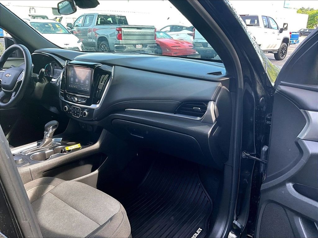 Used 2023 Chevrolet Traverse LT AWD/4WD image 13
