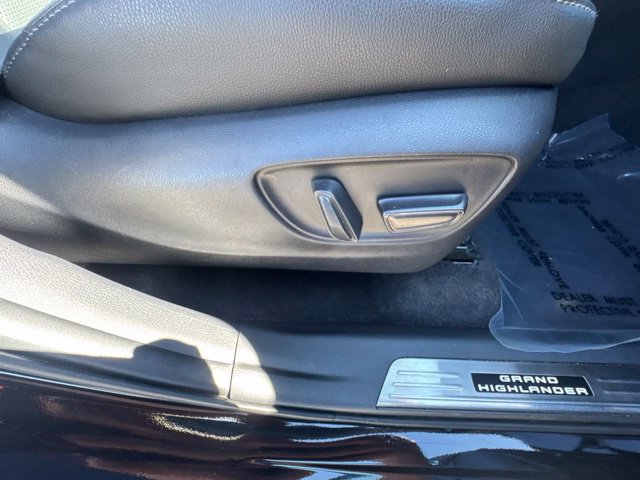 Used 2024 Toyota Grand Highlander AWD Hybrid image 26