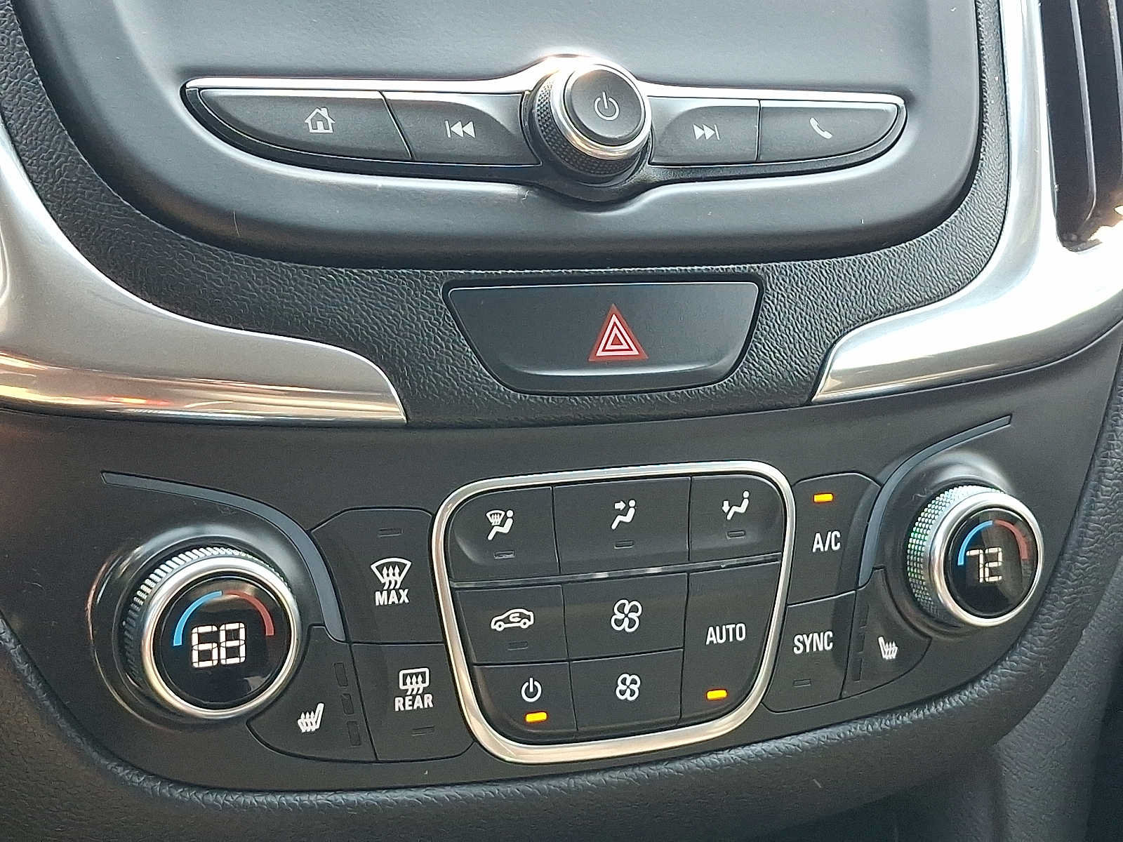 Used 2019 Chevrolet Equinox LT AWD/4WD image 15