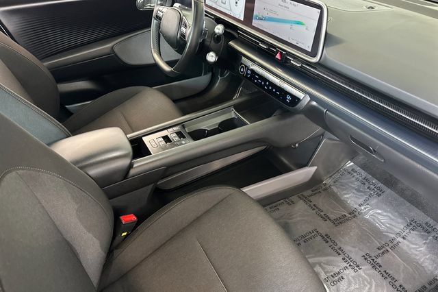 Used 2024 Hyundai Ioniq 6 SE AWD/4WD image 17
