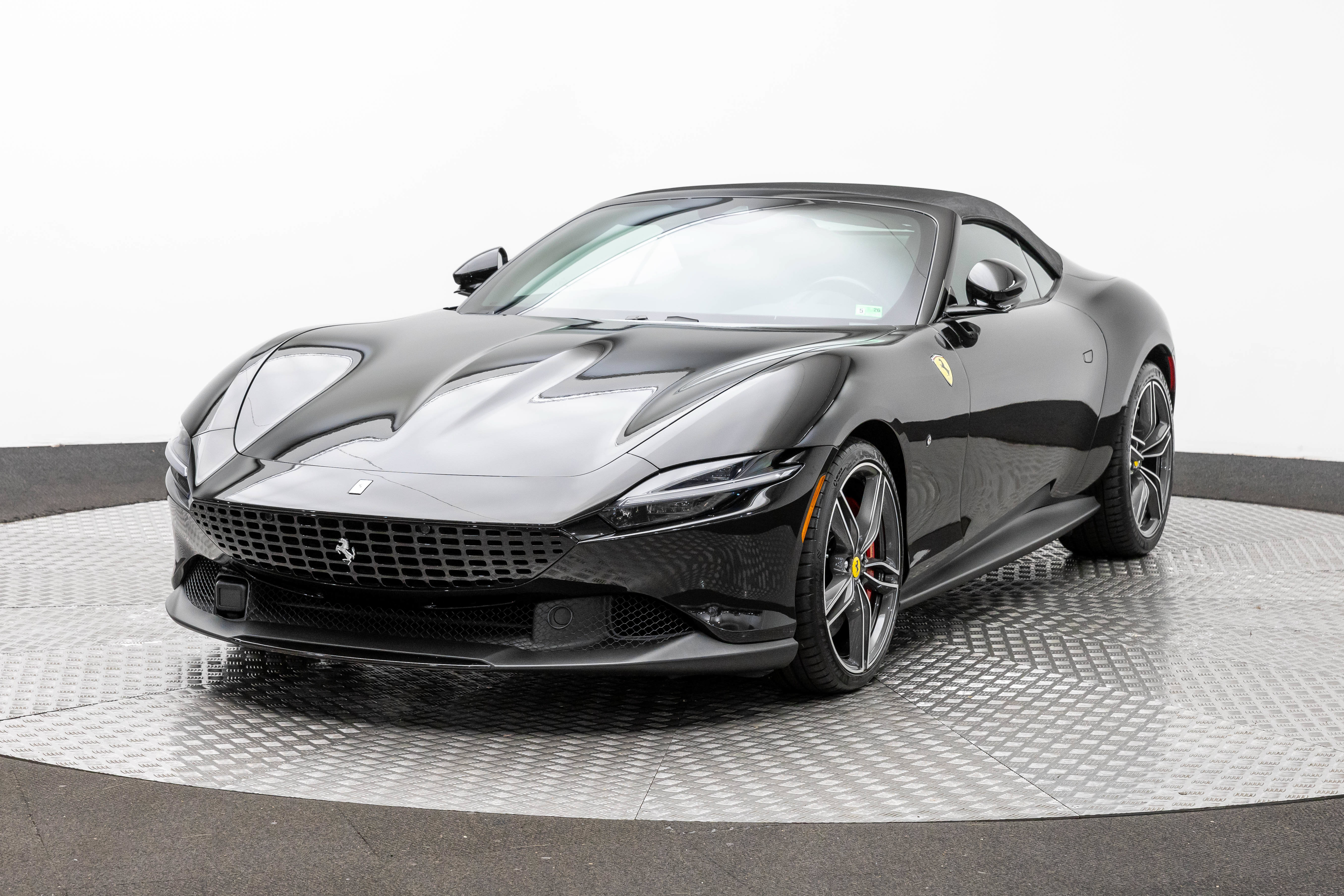 Used 2025 Ferrari Roma Spider RWD image 40