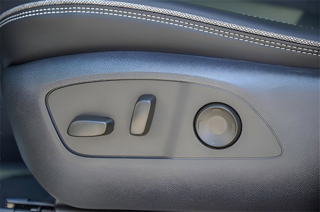 New 2025 GMC Sierra EV Denali image 31