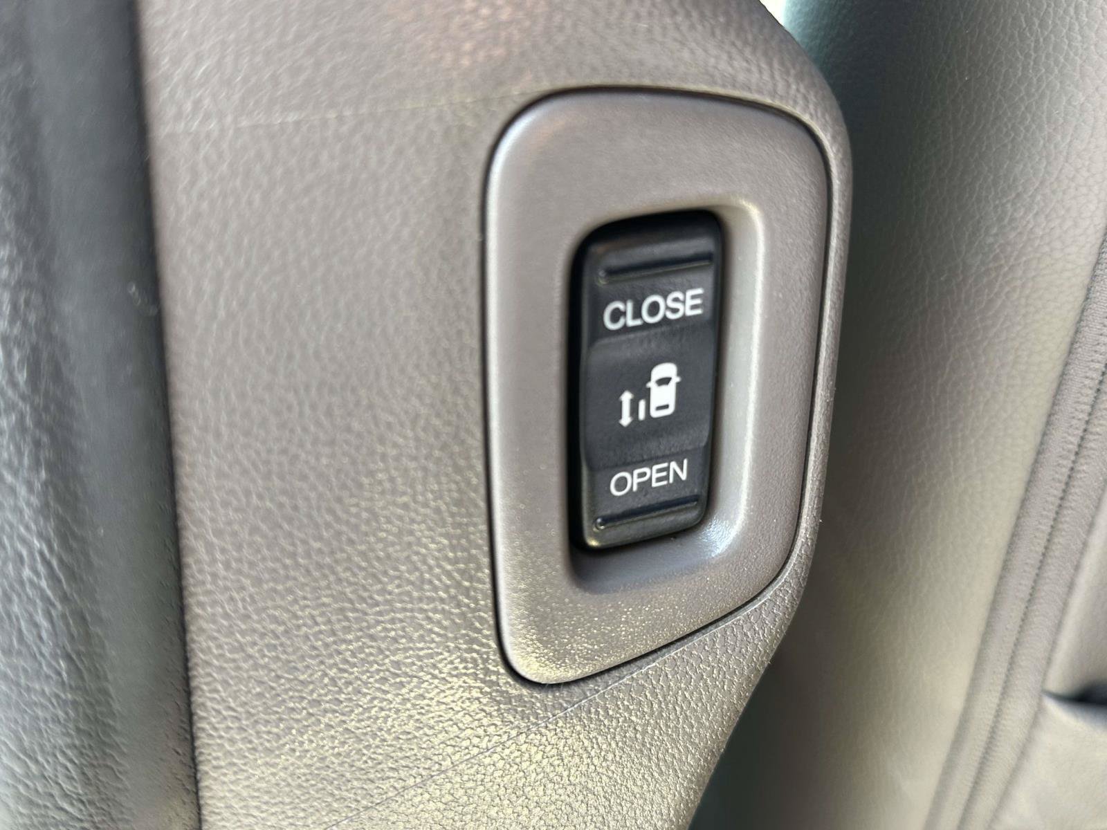 Used 2016 Honda Odyssey Touring image 12