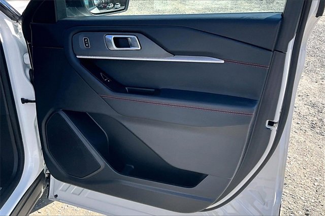 Used 2025 Ford Explorer ST-Line w/ ST-Line Street Pack image 24
