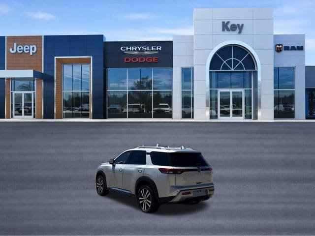 Used 2023 Nissan Pathfinder Platinum AWD/4WD image 5