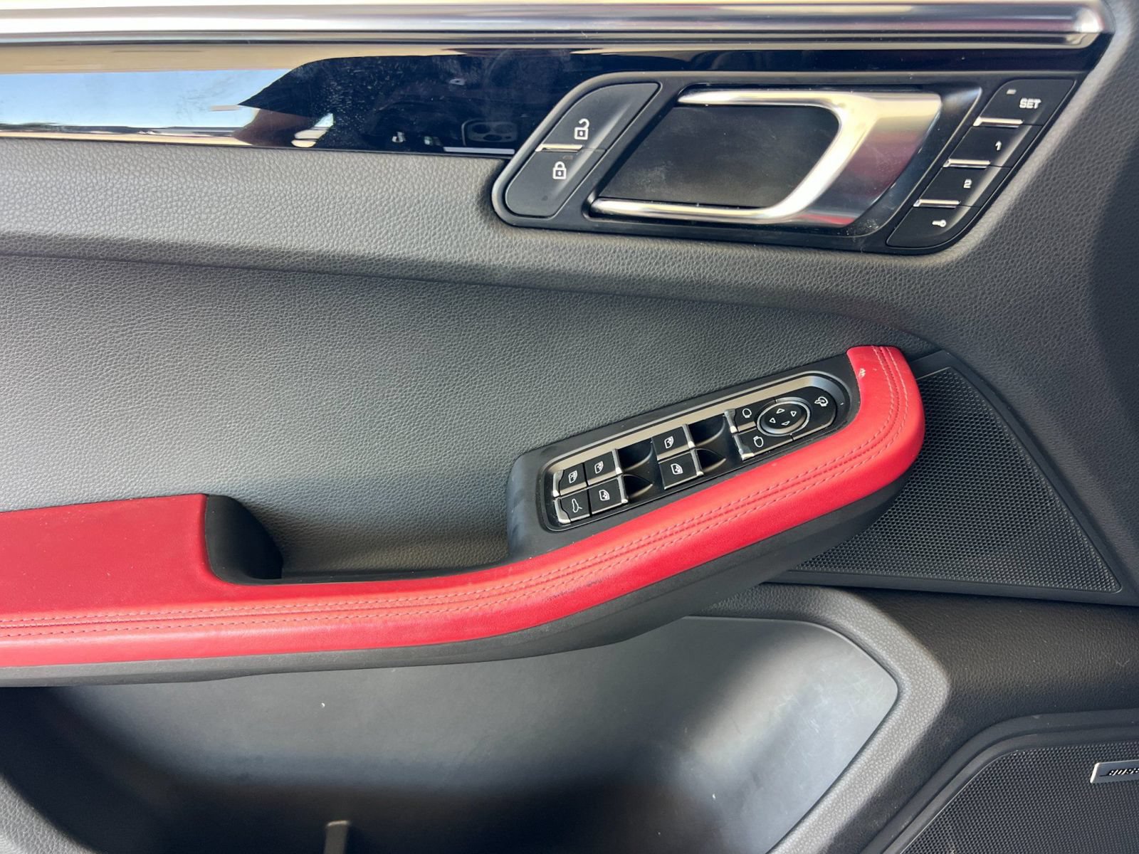 Certified 2023 Porsche Macan Turbo AWD/4WD image 12