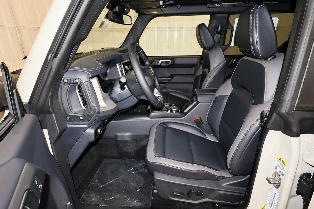 New 2025 Ford Bronco Outer Banks image 10