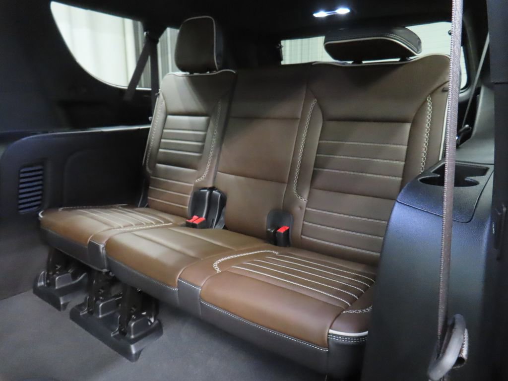 Used 2025 GMC Yukon XL Denali Ultimate AWD/4WD image 16