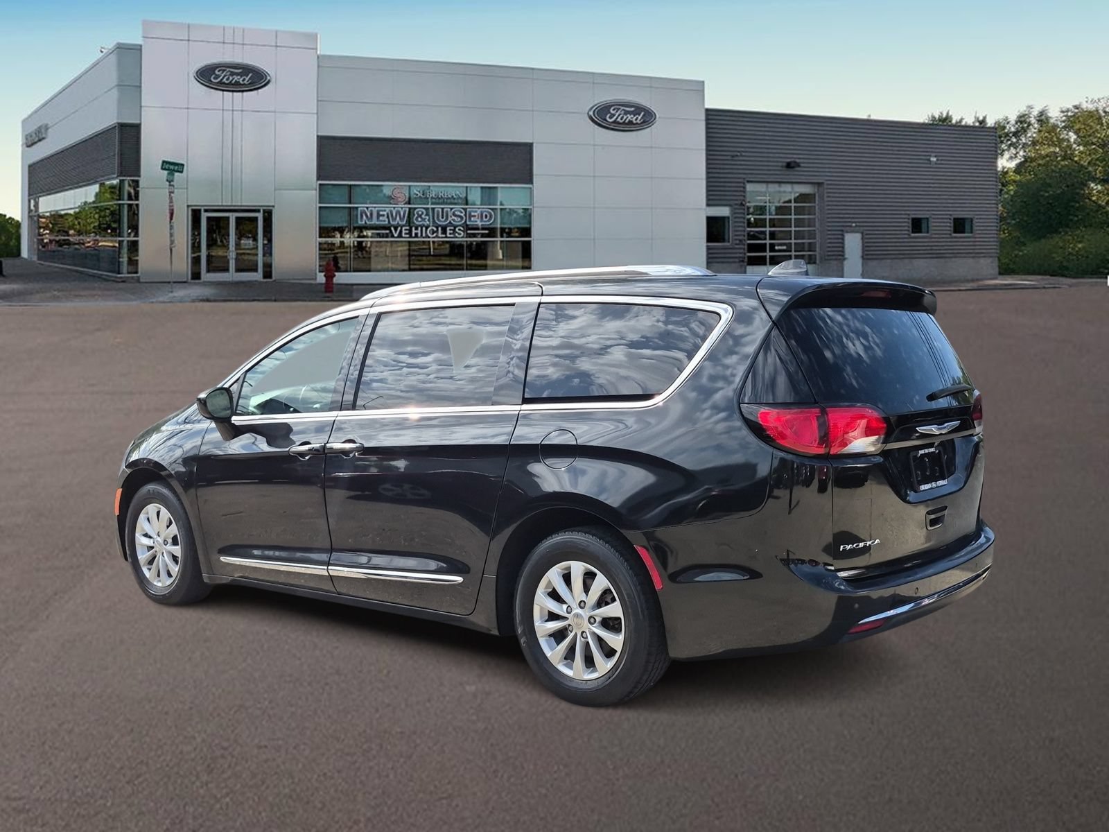 Used 2019 Chrysler Pacifica Touring-L FWD image 7