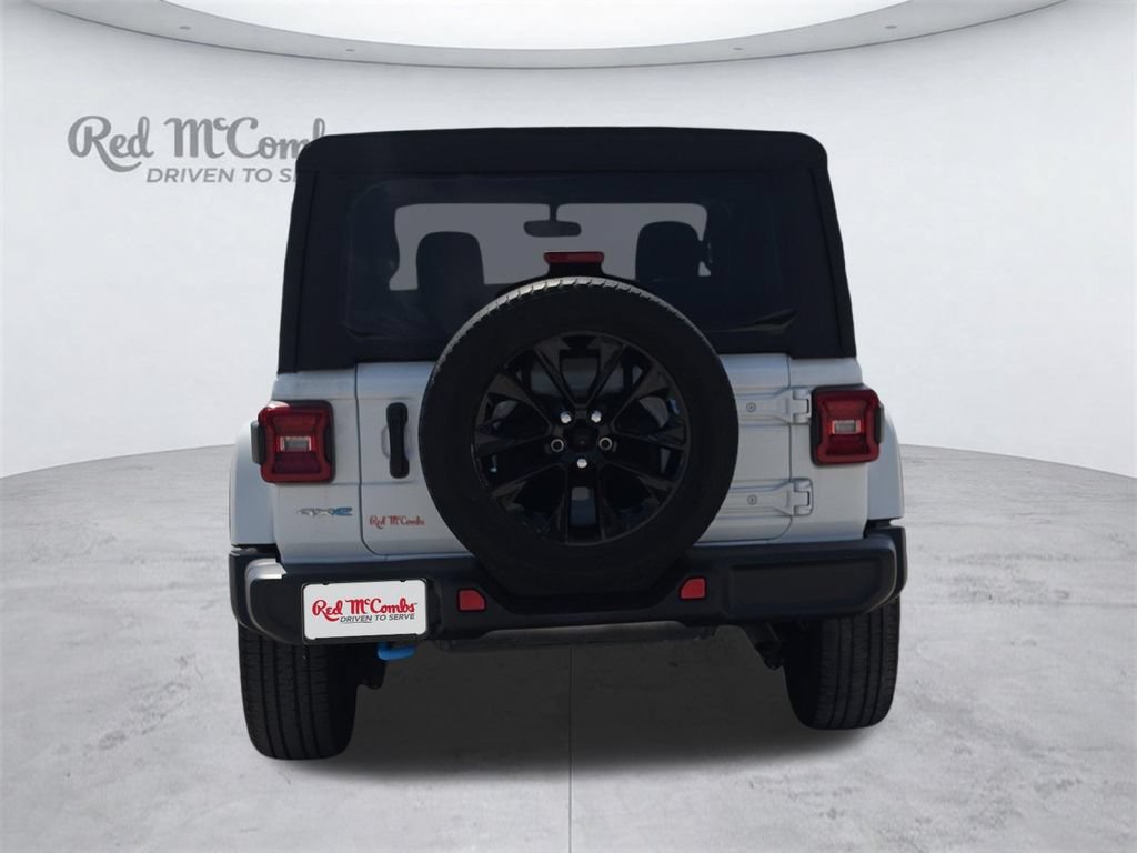 Used 2022 Jeep Wrangler Unlimited Sahara AWD/4WD image 5
