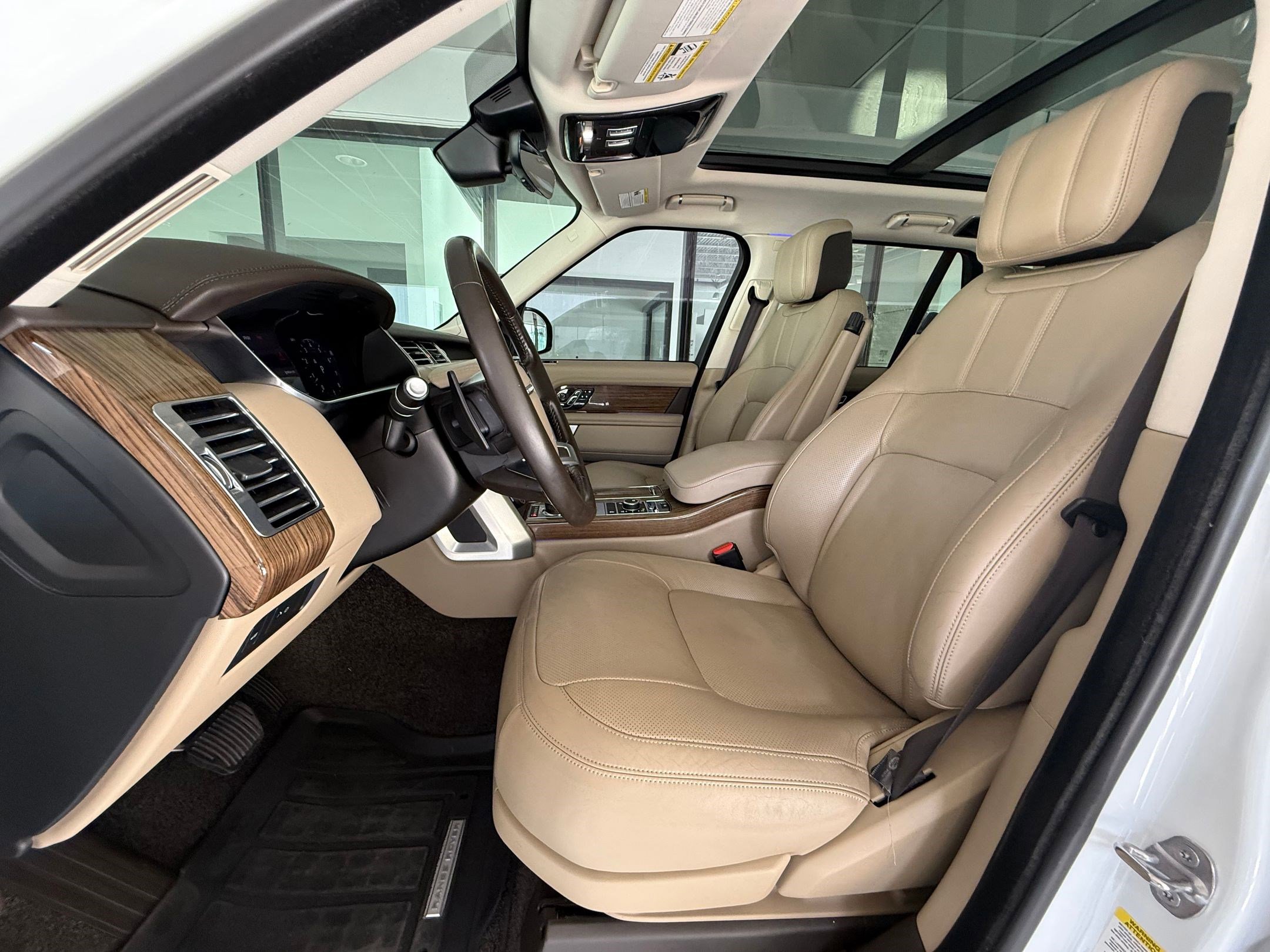 Used 2018 Land Rover Range Rover HSE AWD/4WD image 5