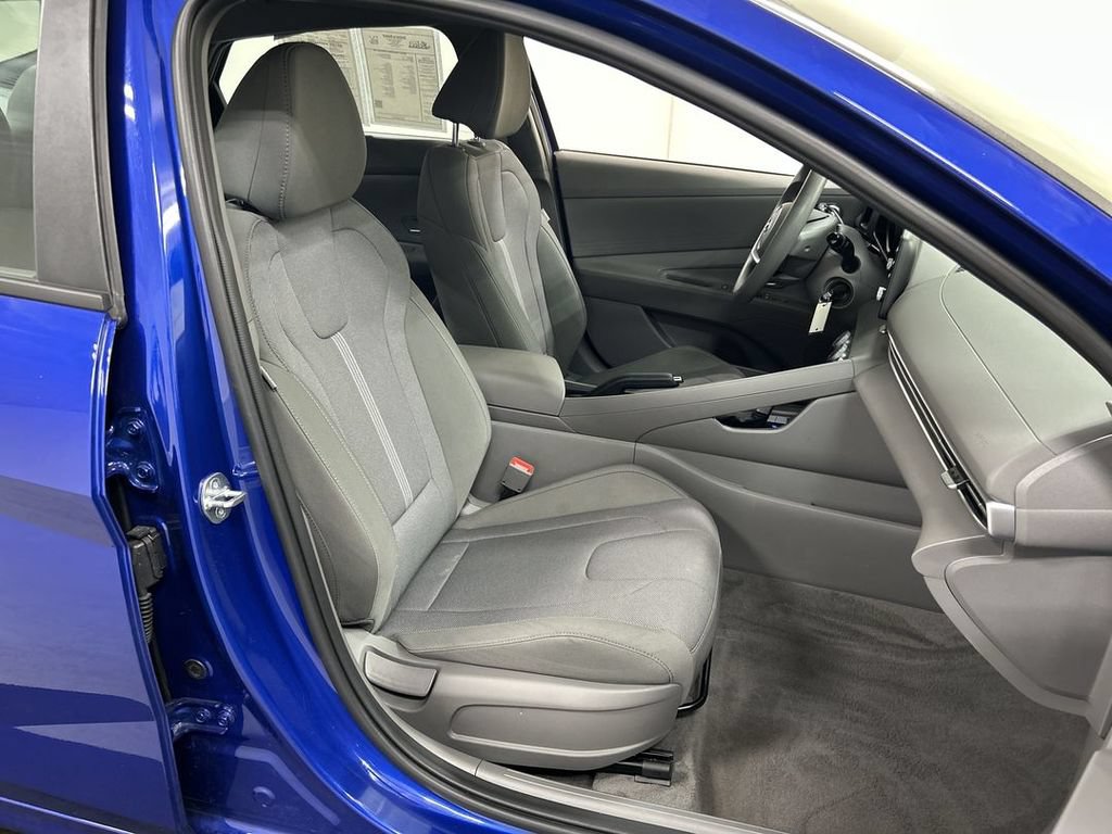 Used 2023 Hyundai Elantra SE FWD image 22