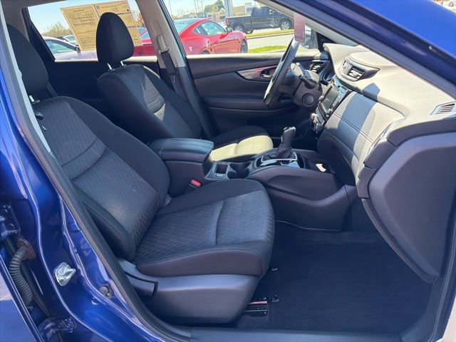 Used 2019 Nissan Rogue SV image 17