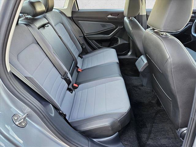 Used 2025 Volkswagen Jetta SE image 19