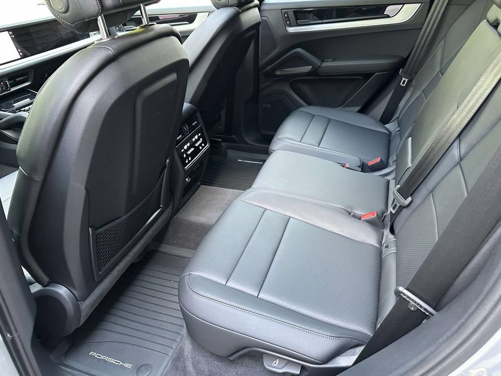 Certified 2026 Porsche Cayenne AWD/4WD image 13