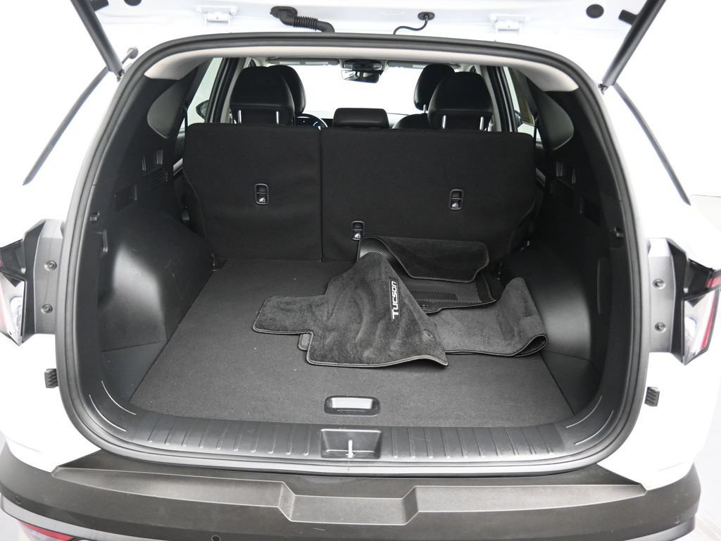 Used 2025 Hyundai Tucson Limited AWD/4WD image 11