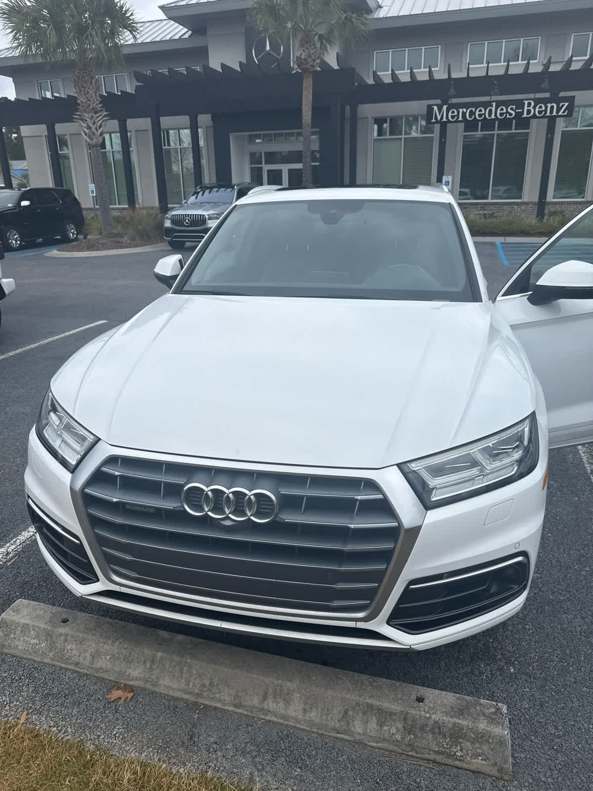 Used 2018 Audi Q5 Prestige w/ Prestige Package AWD/4WD image 2